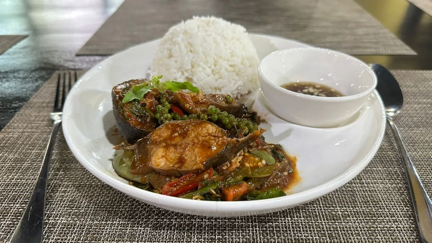 Spicy stir-fried catfish with rice