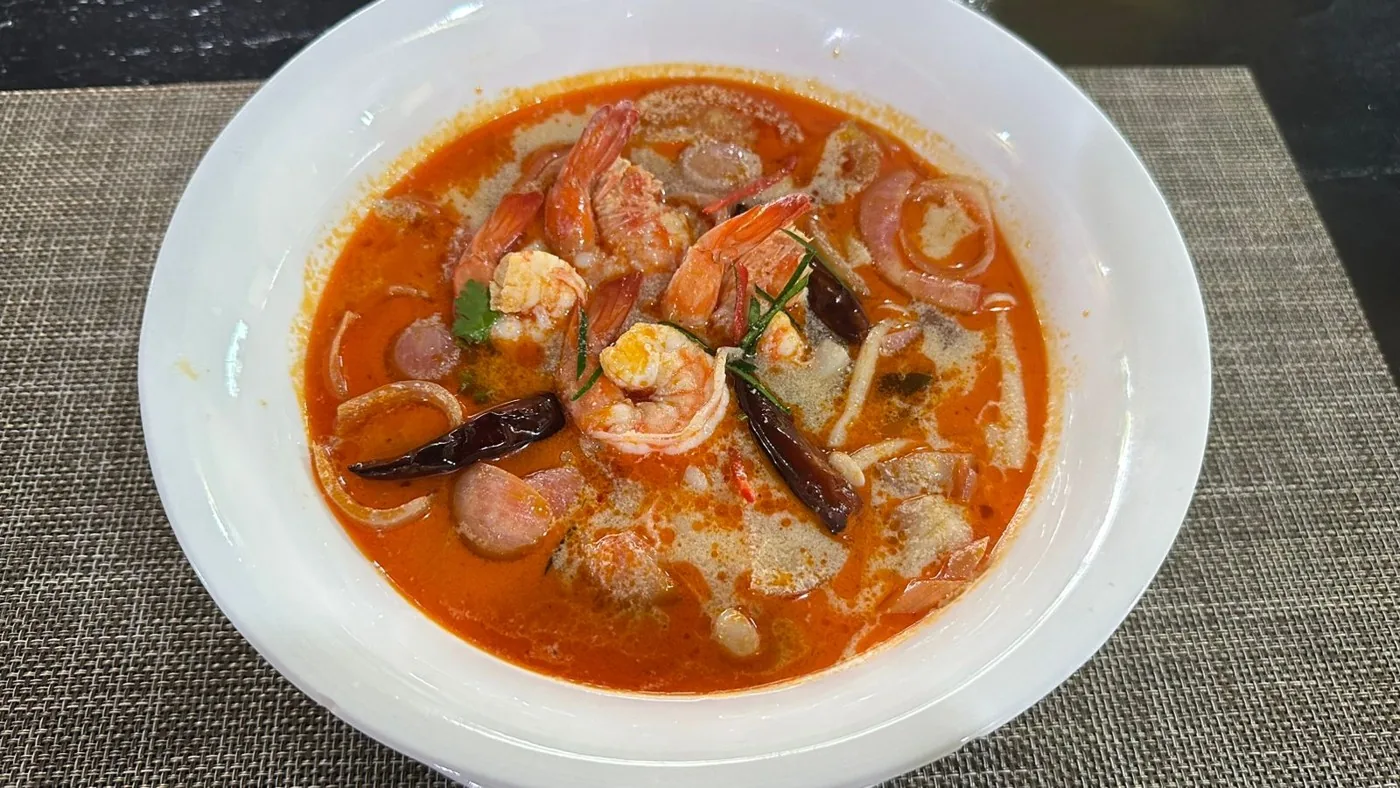 Mixed seafood tom yum